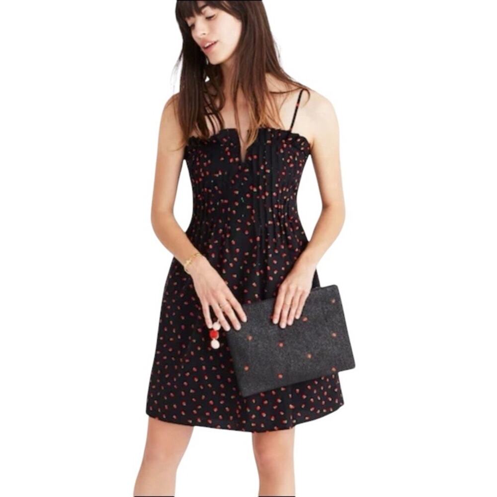 Madewell Black Pintuck Cami Dress in Fresh Strawberries Size 6